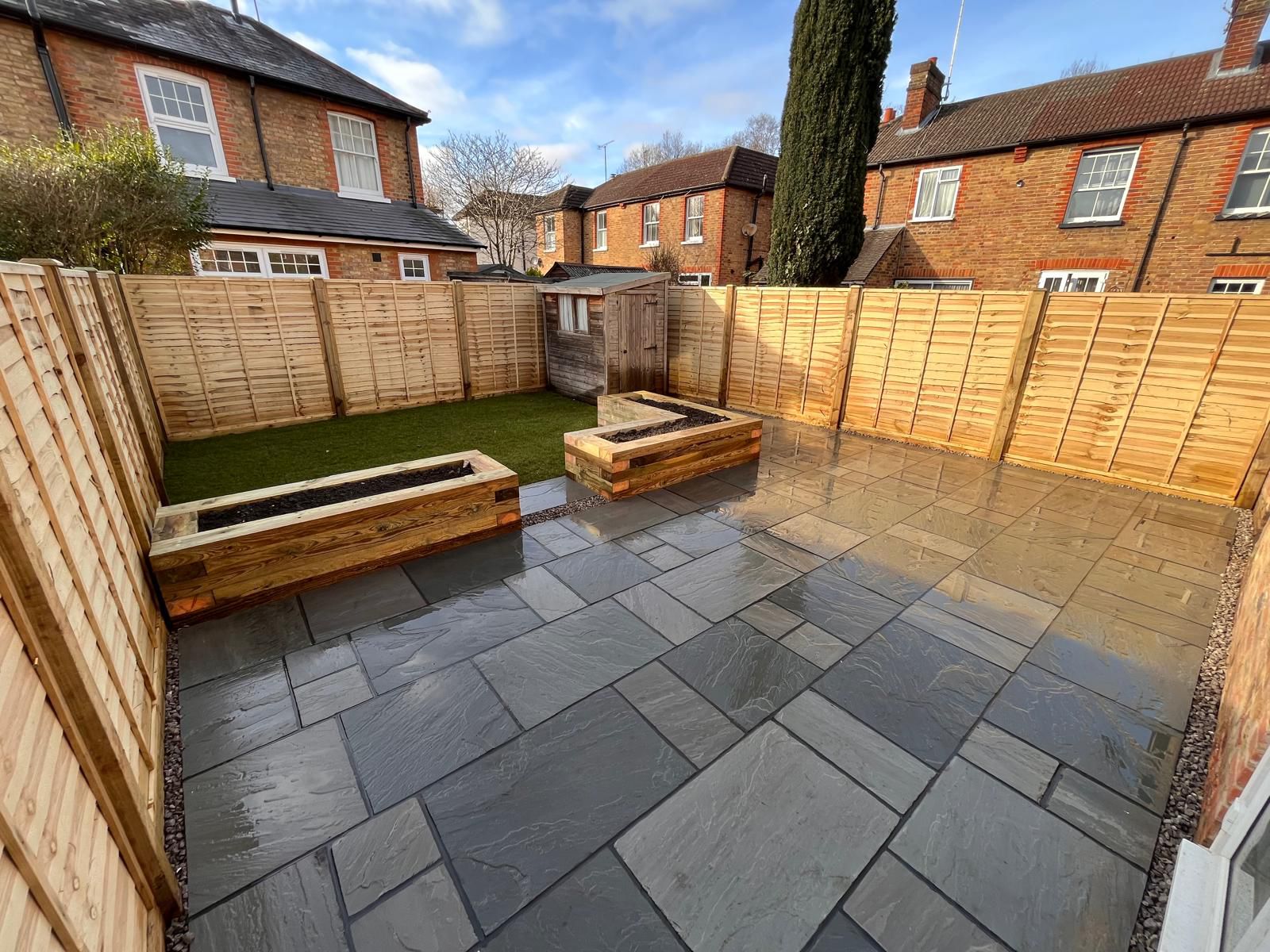 Slate patio and timber planters – view 2